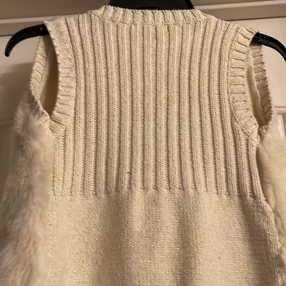 Max Studio fur vest size S (7-8) - Picture 5 of 7